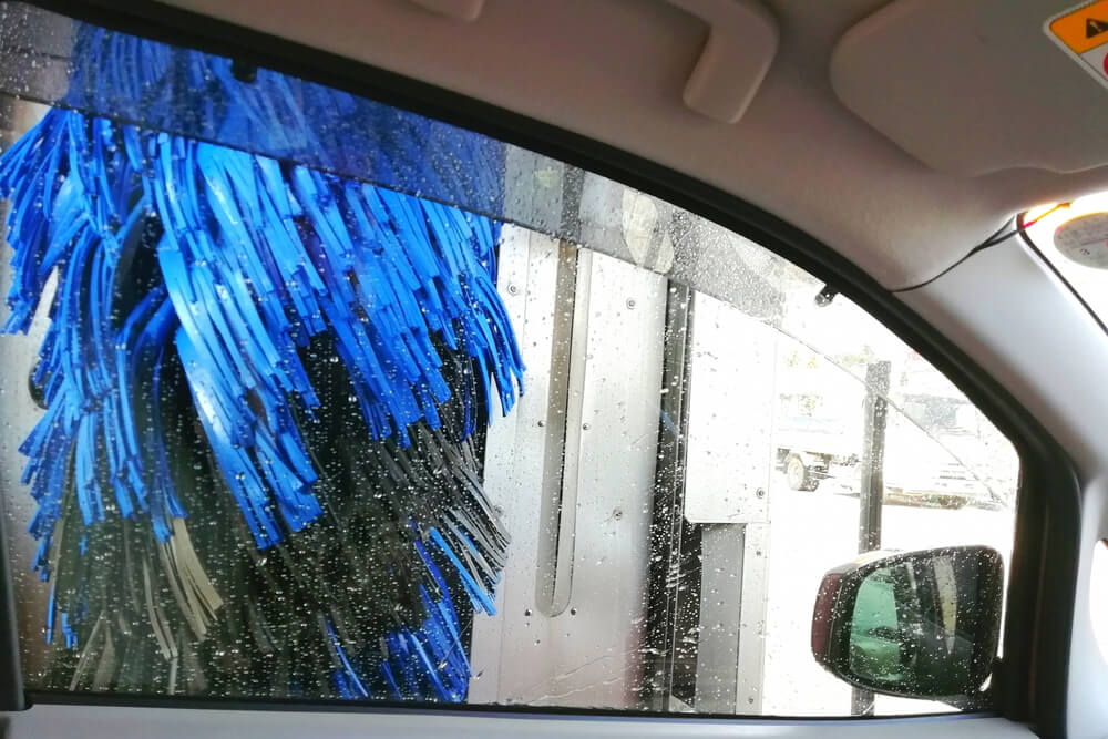 こまめに洗車機を利用して、汚れ残りによる洗車傷を防ごう!